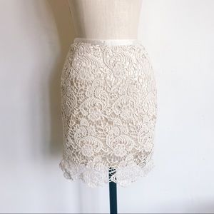 Forever 21 Ivory Lace Pencil Skirt Size Small